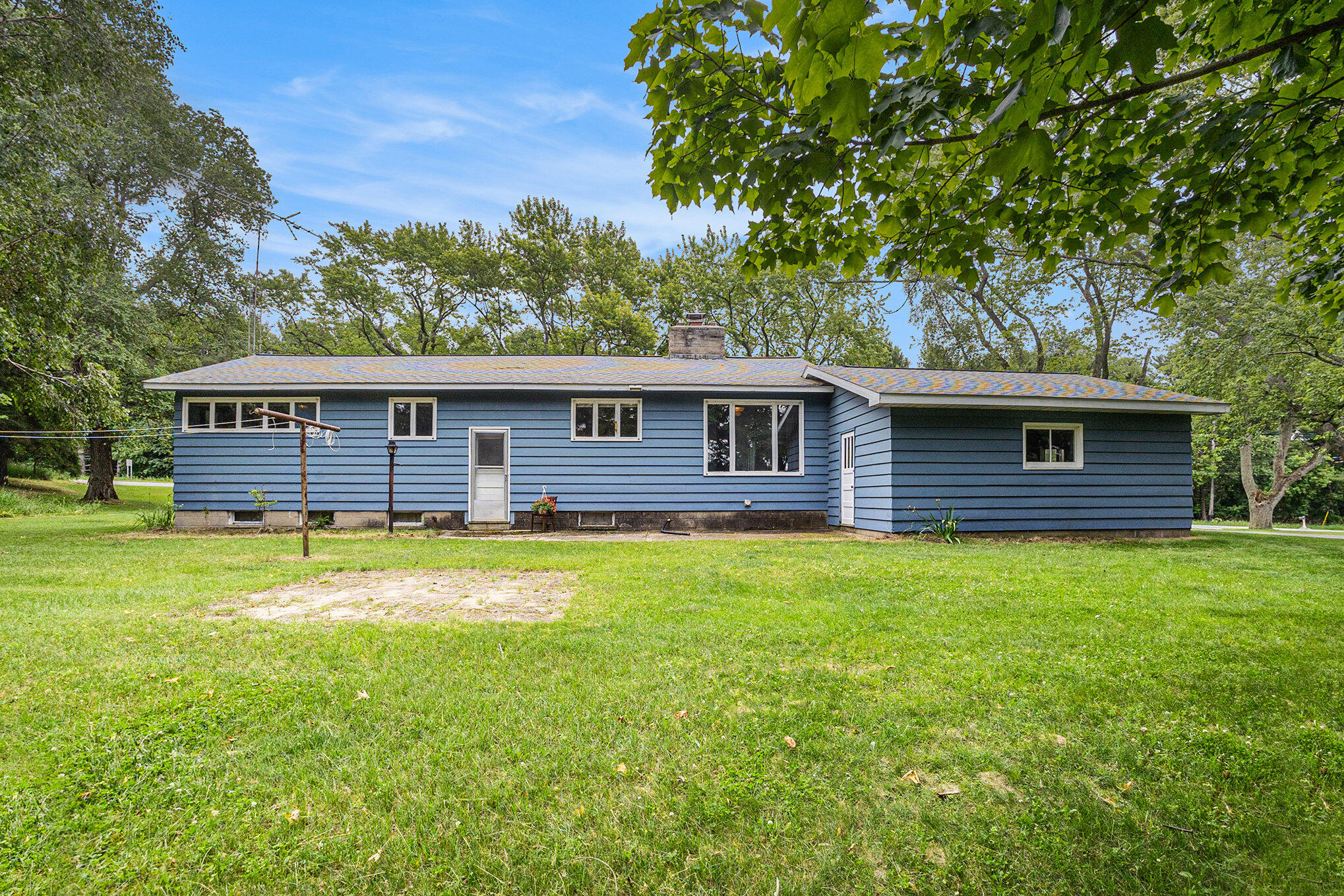 1978 Lakeshore Road Manistee, MI 49660 - Photo 27 of 37 Huge backyard!