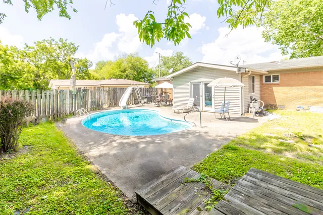 $274,000 | 7155 East County Road 150 South, Avon, IN 46123