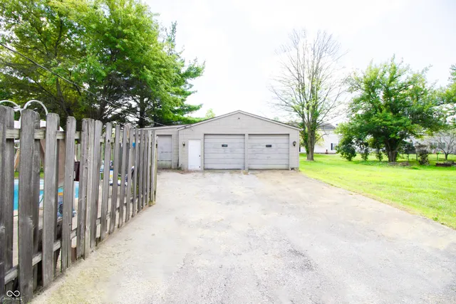 $274,000 | 7155 East County Road 150 South, Avon, IN 46123