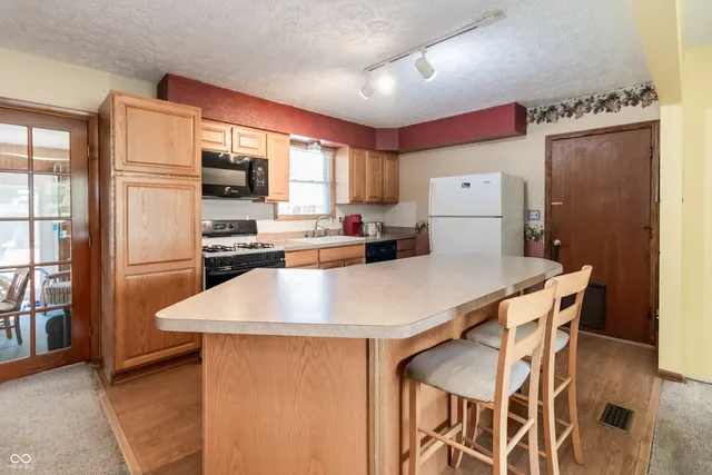 $274,000 | 7155 East County Road 150 South, Avon, IN 46123