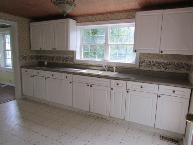 1404 Fairview Road Harriman, TN 37748 - Photo 2 of 16 IMG_8175