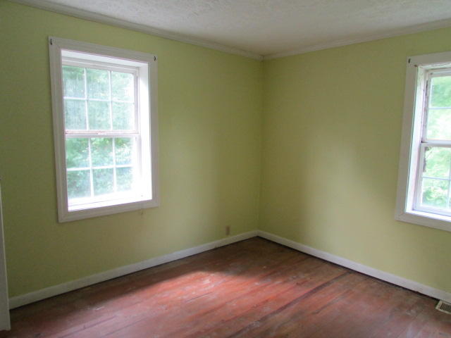 1404 Fairview Road Harriman, TN 37748 - Photo 12 of 16 IMG_8167