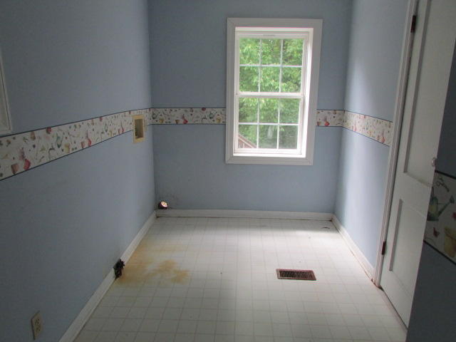 1404 Fairview Road Harriman, TN 37748 - Photo 14 of 16 IMG_8169