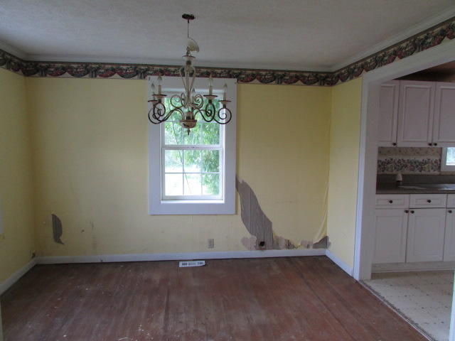 1404 Fairview Road Harriman, TN 37748 - Photo 5 of 16 IMG_8170