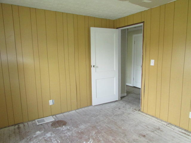 1404 Fairview Road Harriman, TN 37748 - Photo 10 of 16 IMG_8164
