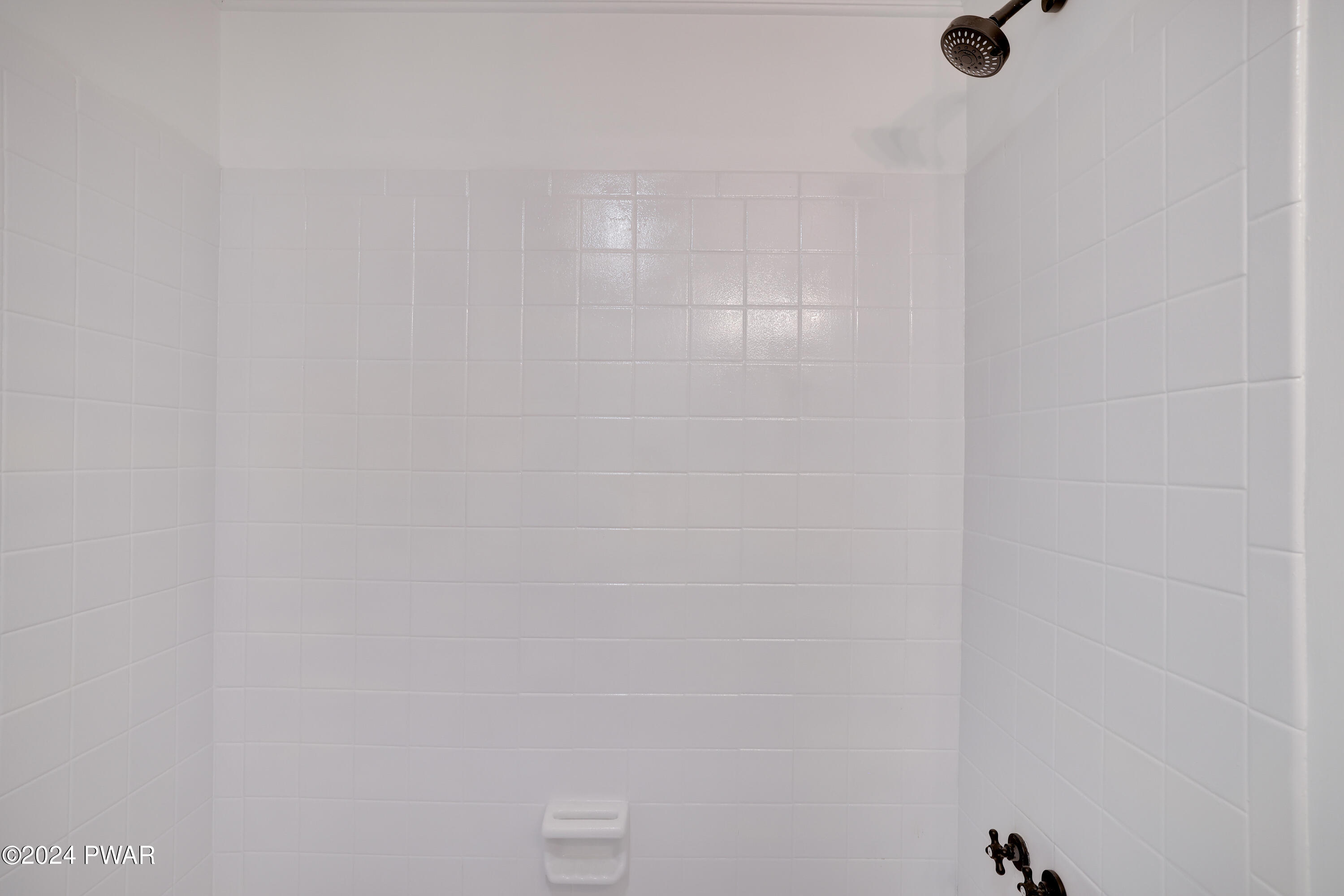 256 Wynding Way Bushkill, PA 18324 - Photo 16 of 32