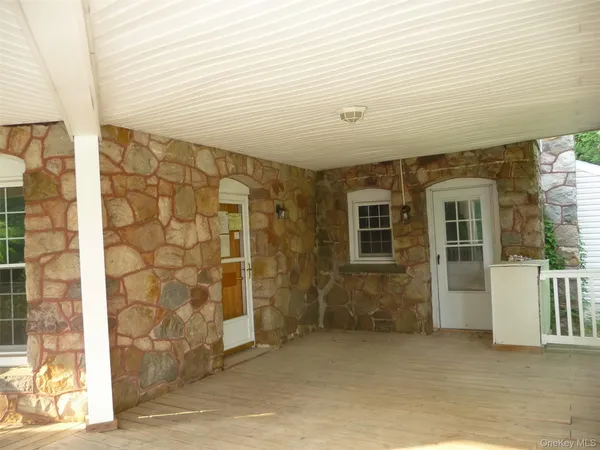 $3,050 | 196 Oakland Valley Road, Cuddebackville, NY 12729