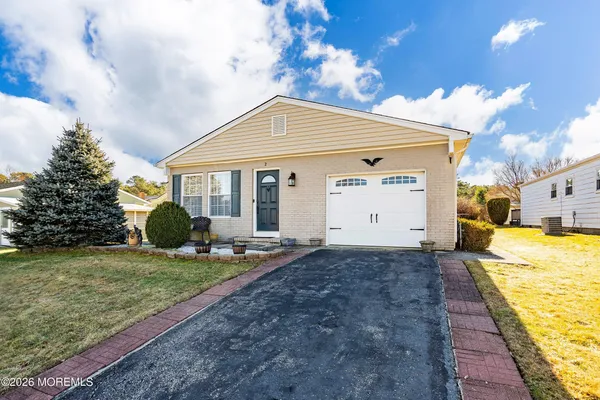 $385,000 | 2 Virgin Islands Drive, Toms River, NJ 08757