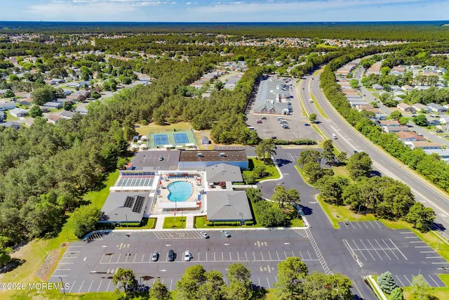 $400,000 | 2 Virgin Islands Drive, Toms River, NJ 08757