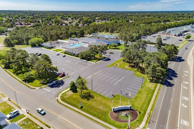 $400,000 | 2 Virgin Islands Drive, Toms River, NJ 08757