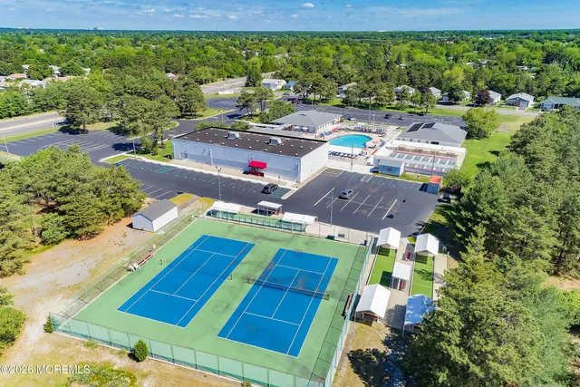 $400,000 | 2 Virgin Islands Drive, Toms River, NJ 08757