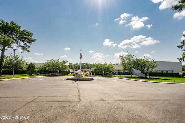 $400,000 | 2 Virgin Islands Drive, Toms River, NJ 08757