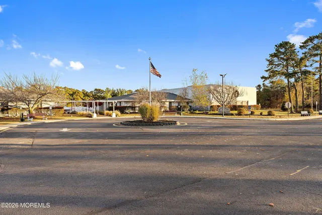 $400,000 | 2 Virgin Islands Drive, Toms River, NJ 08757