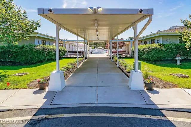 $400,000 | 2 Virgin Islands Drive, Toms River, NJ 08757