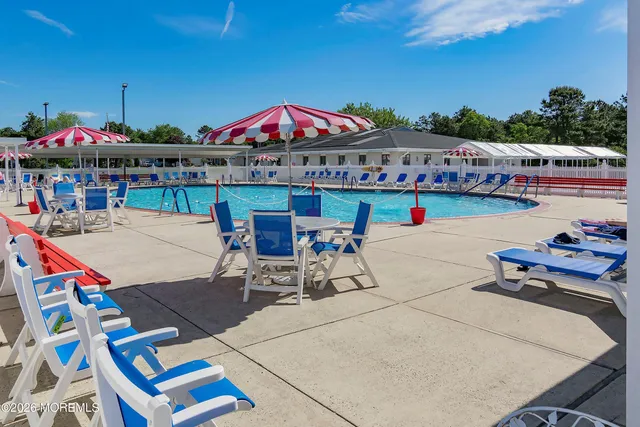 $400,000 | 2 Virgin Islands Drive, Toms River, NJ 08757