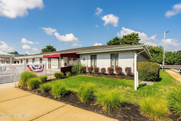 $385,000 | 2 Virgin Islands Drive, Toms River, NJ 08757