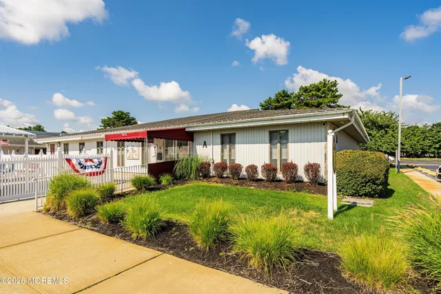 $400,000 | 2 Virgin Islands Drive, Toms River, NJ 08757