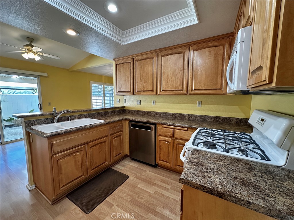 5643 Trevino Way Banning, CA 92220 - Photo 19 of 53 Kitchen