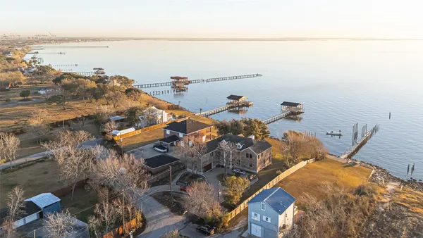 $6,300 | 2011 Crescent Drive, La Porte, TX 77571