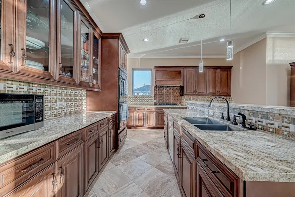 $6,300 | 2011 Crescent Drive, La Porte, TX 77571