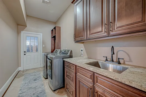 $6,300 | 2011 Crescent Drive, La Porte, TX 77571