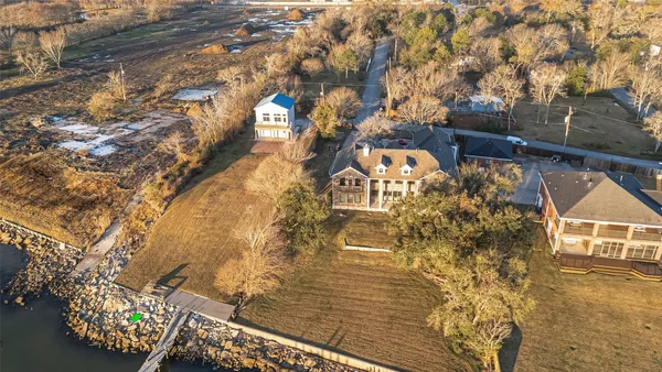 $6,300 | 2011 Crescent Drive, La Porte, TX 77571