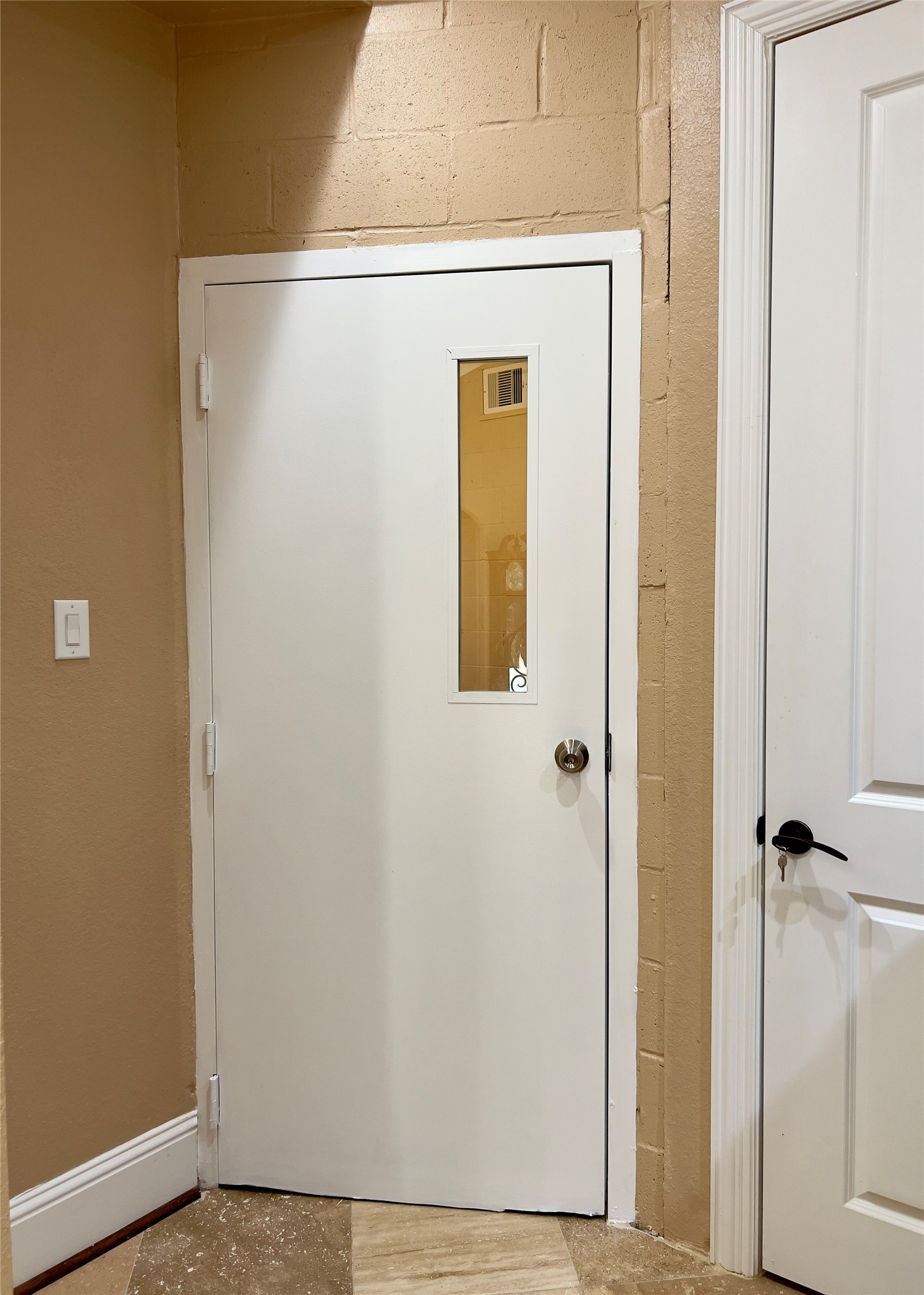 2011 Crescent Drive La Porte, TX 77571 - Photo 41 of 47 a view of a hallway with wooden floor