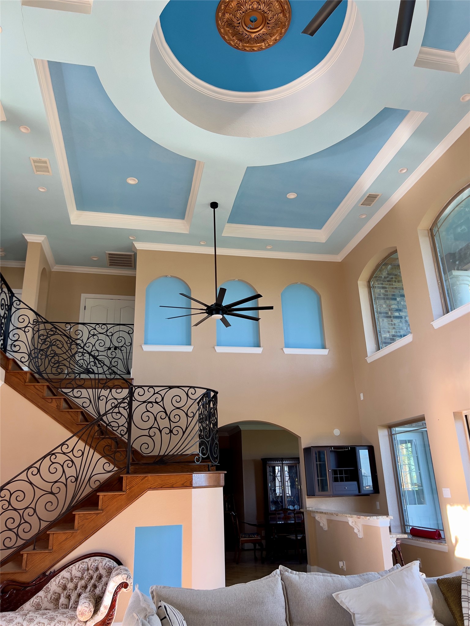 2011 Crescent Drive La Porte, TX 77571 - Photo 47 of 47 a living room with furniture and a lamp