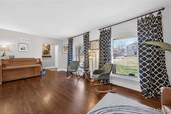 $680,000 | 1020 Curran Avenue, Kirkwood, MO 63122