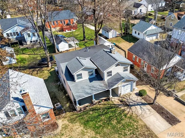 $680,000 | 1020 Curran Avenue, Kirkwood, MO 63122