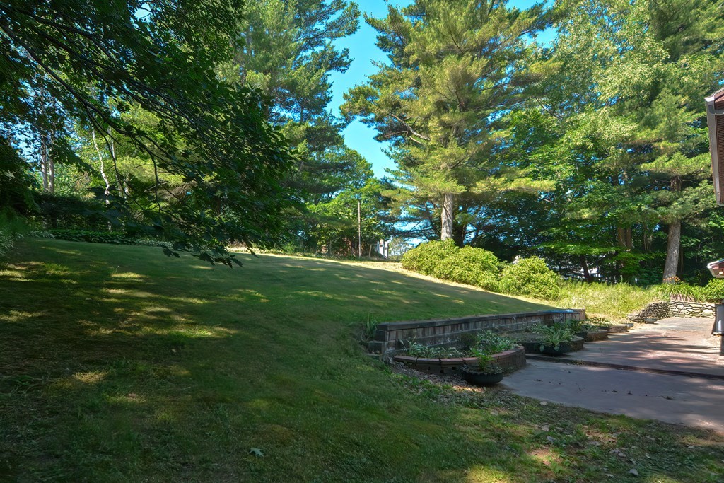 93 Jackson Hill Road Gardner, MA 01440 - Photo 3 of 41 Gallery Image 3