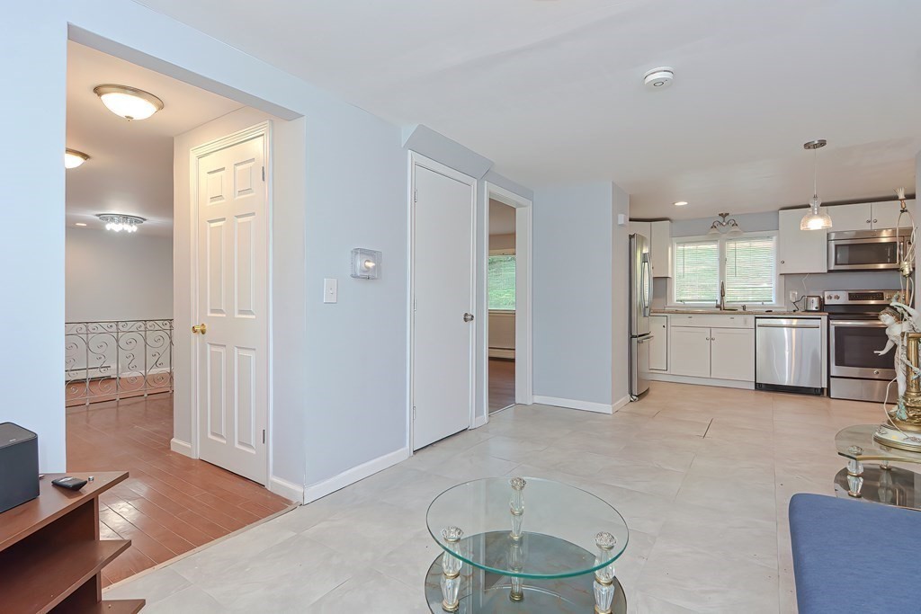 93 Jackson Hill Road Gardner, MA 01440 - Photo 10 of 41 Gallery Image 10