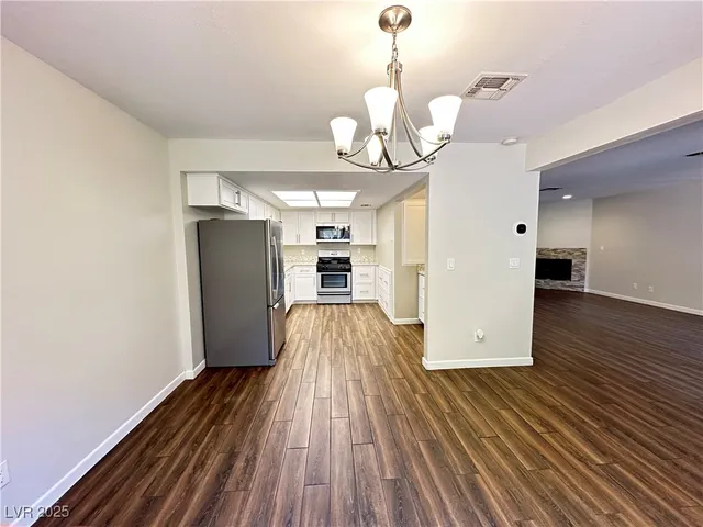 $1,900 | 3947 Delos Drive, Las Vegas, NV 89103