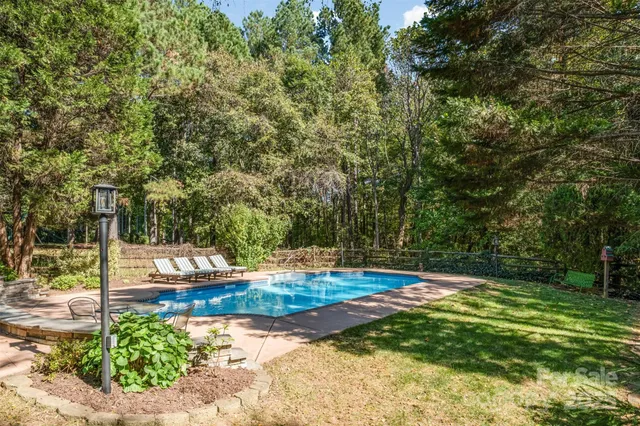 $725,000 | 16018 Lavenham Road, Huntersville, NC 28078