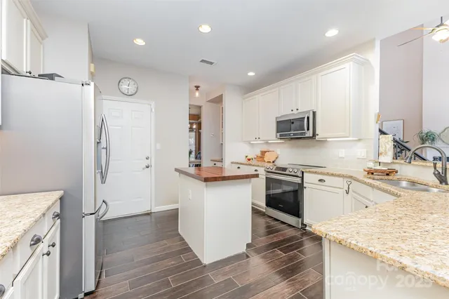 $725,000 | 16018 Lavenham Road, Huntersville, NC 28078