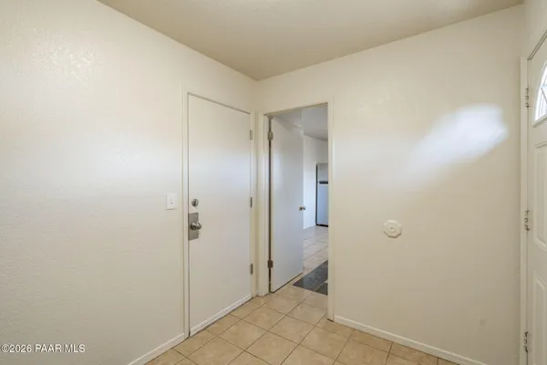 a view of room with shower