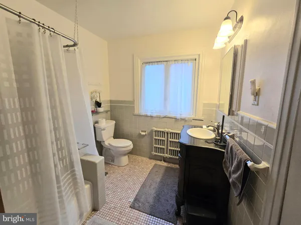 $2,600 | 557 Hamilton Street, Norristown, PA 19401