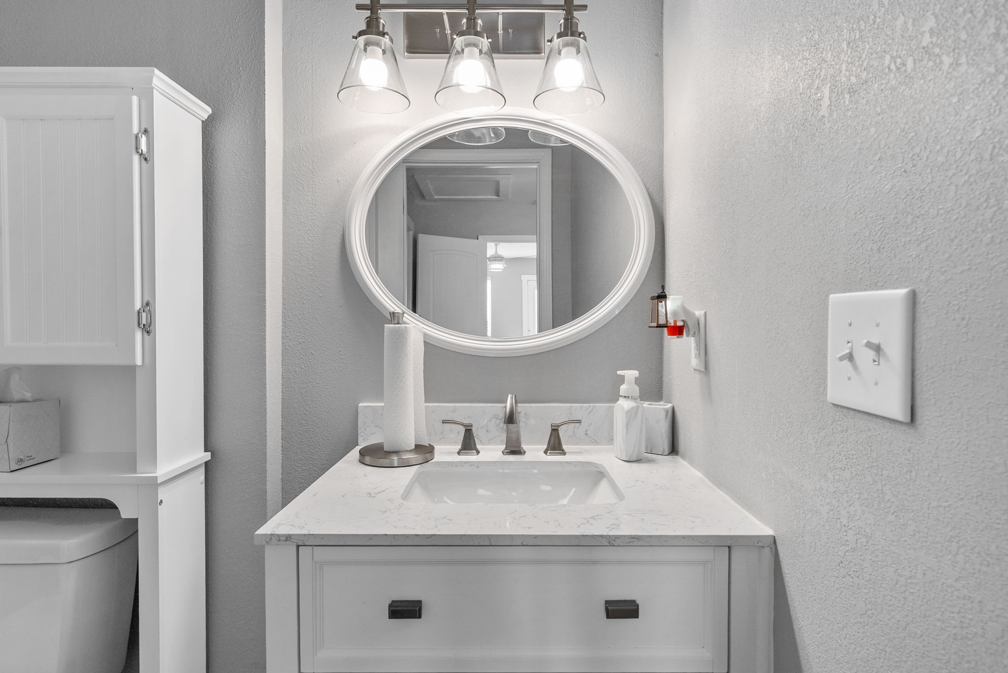 939 Shearor Street Clarksville, TN 37040 - Photo 14 of 26 a bathroom with a sink and a mirror