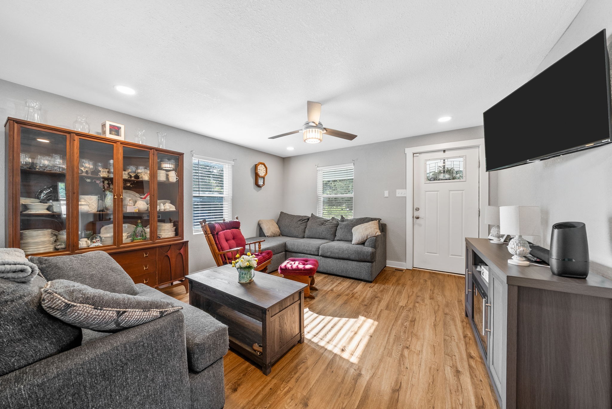 939 Shearor Street Clarksville, TN 37040 - Photo 5 of 26 a living room with furniture and a flat screen tv