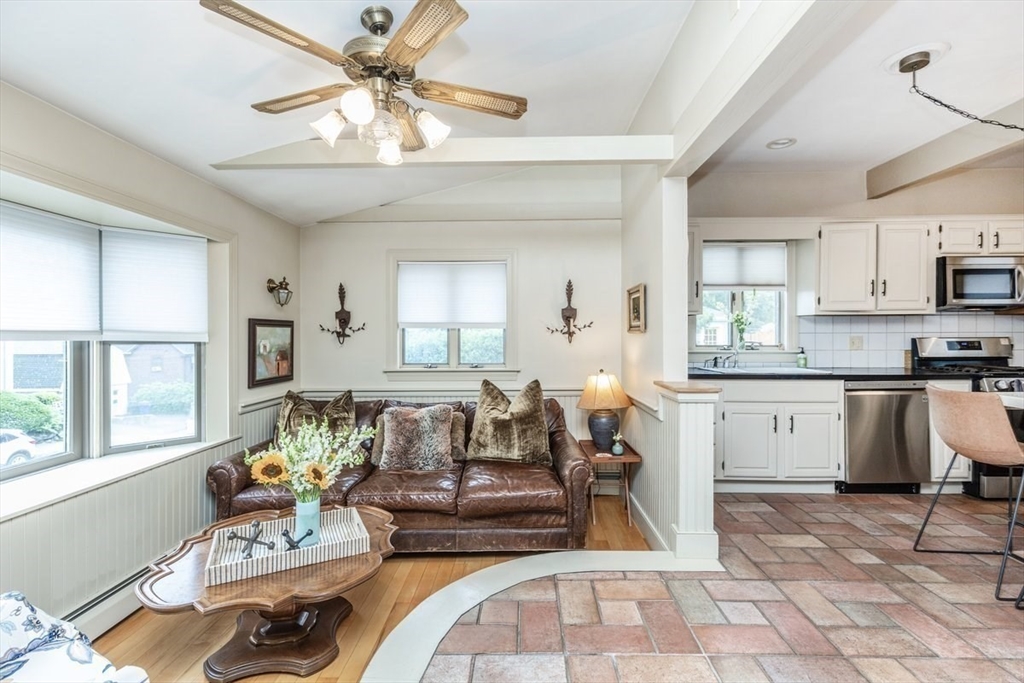24 Pond Street, Unit 1 Marblehead, MA 01945 - Photo 12 of 40
