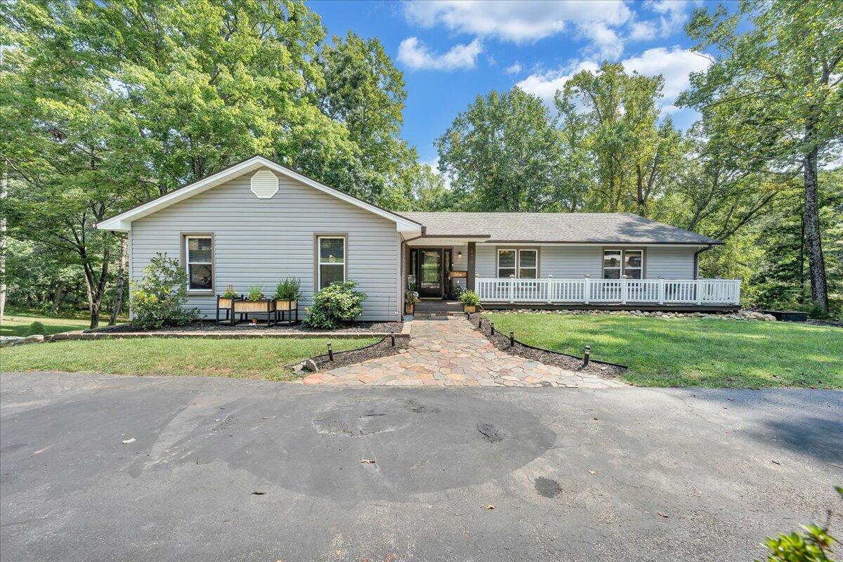 5418 Scout Circle Salem, VA 24153 - Photo 46 of 69 a view of outdoor space yard and front view of a house