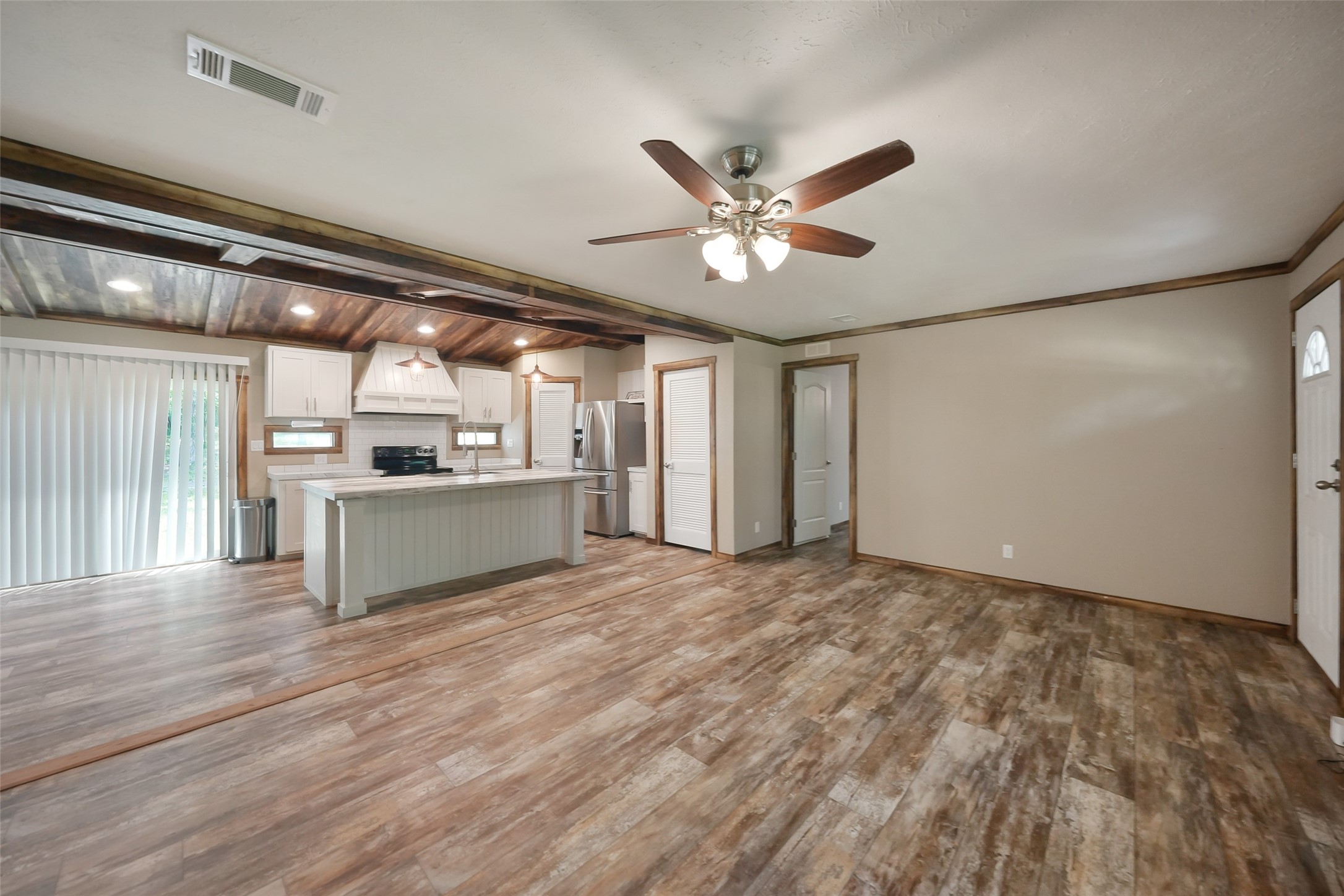 577 Winding River Road South Oakhurst, TX 77359 - Photo 9 of 44