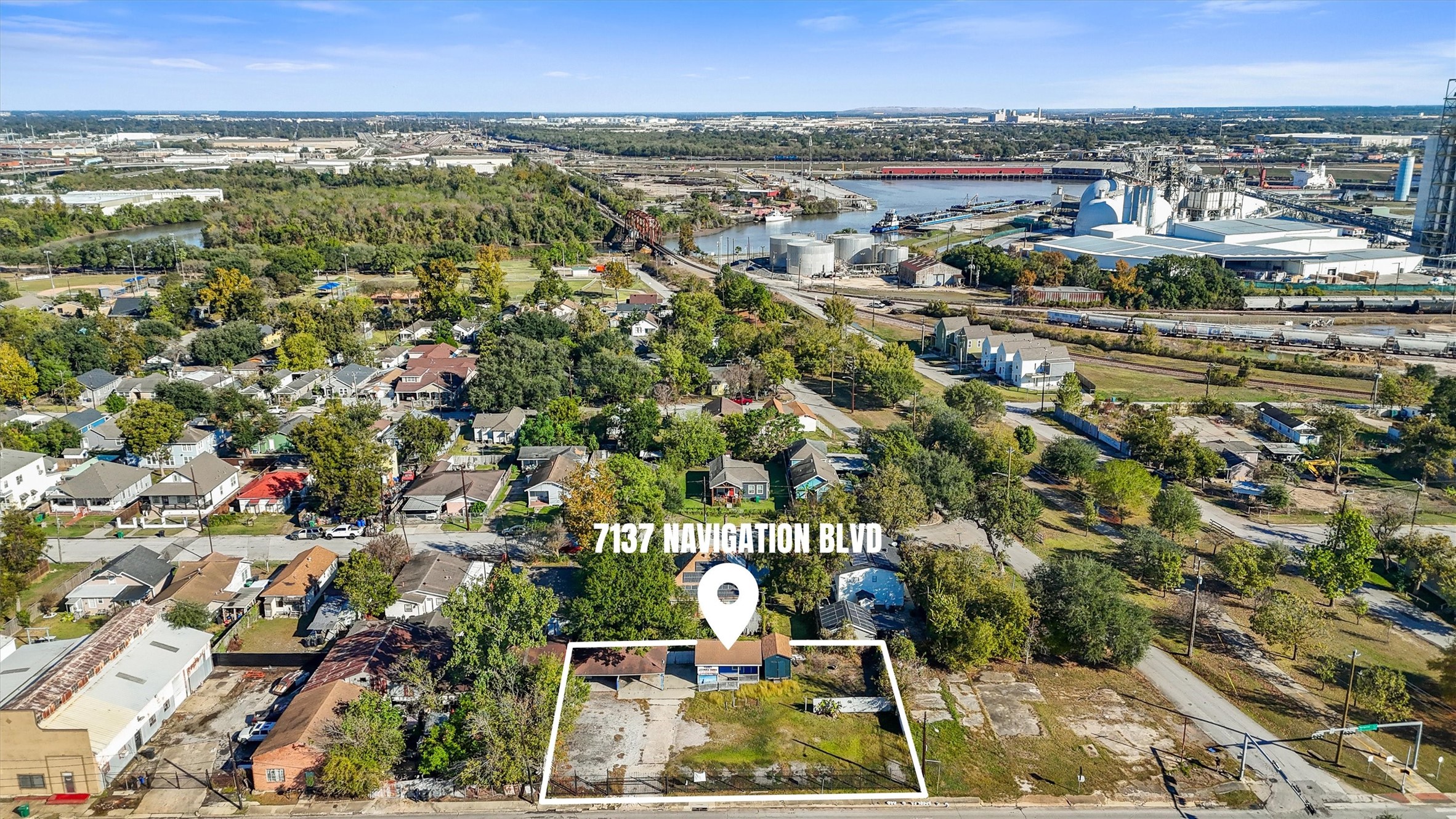7137 Navigation Boulevard Houston, TX 77011 - Photo 2 of 13