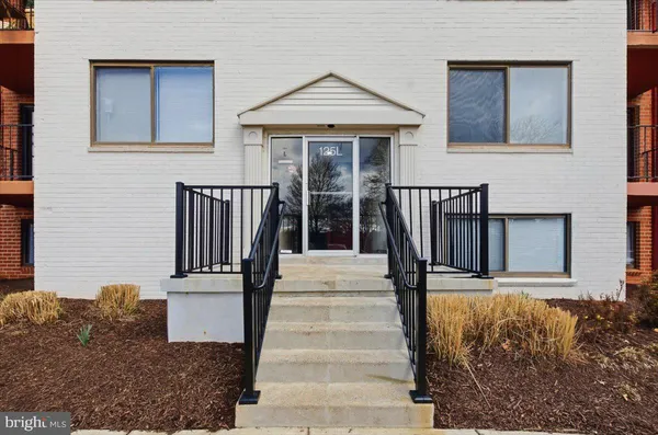 $2,100 | 125 L Clubhouse Drive Southwest, Unit 9, Leesburg, VA 20175