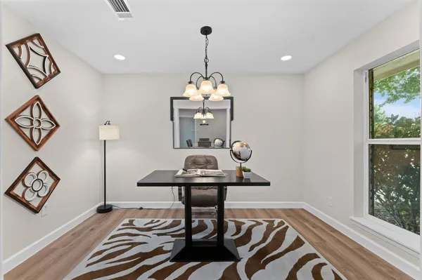 $545,000 | 1918 Stebbins Drive, Houston, TX 77043