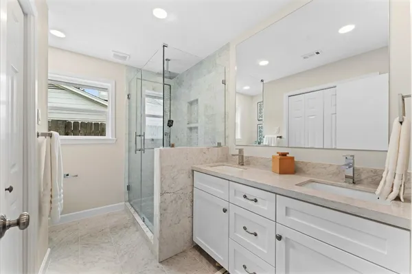 $545,000 | 1918 Stebbins Drive, Houston, TX 77043