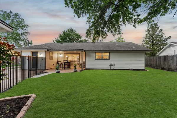 $545,000 | 1918 Stebbins Drive, Houston, TX 77043