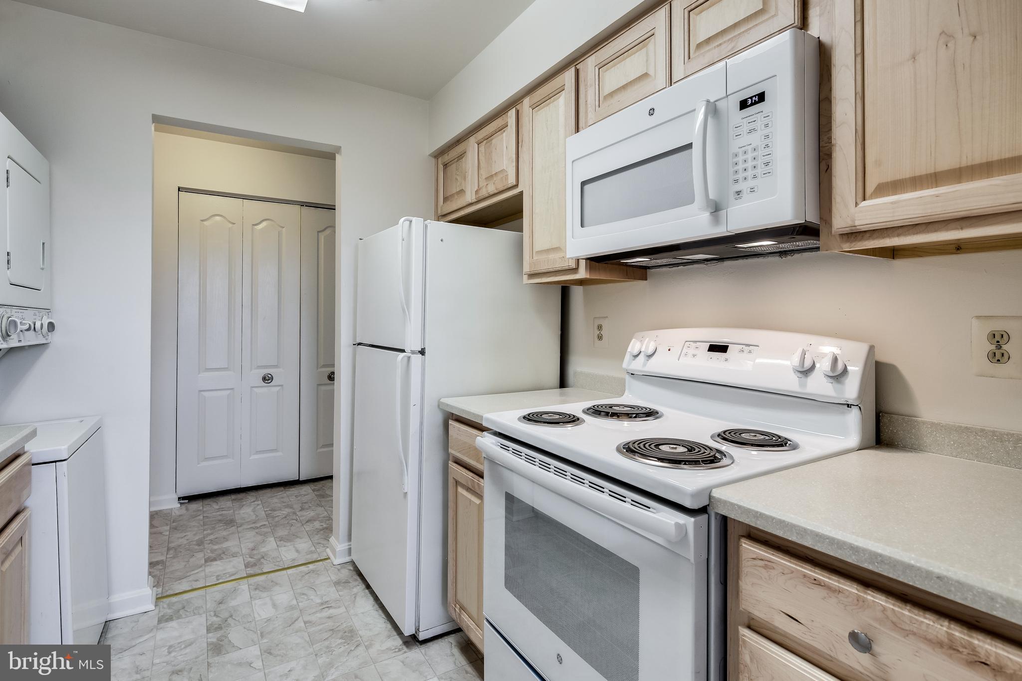 8341 Montgomery Run Road, Unit F Ellicott City, MD 21043 - Photo 14 of 29 Kitchen