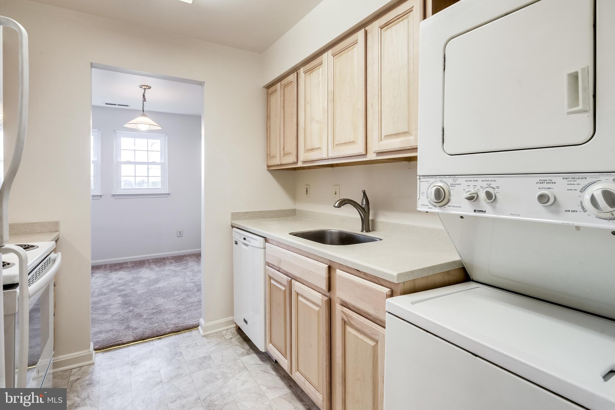 8341 Montgomery Run Road, Unit F Ellicott City, MD 21043 - Photo 16 of 29 Kitchen