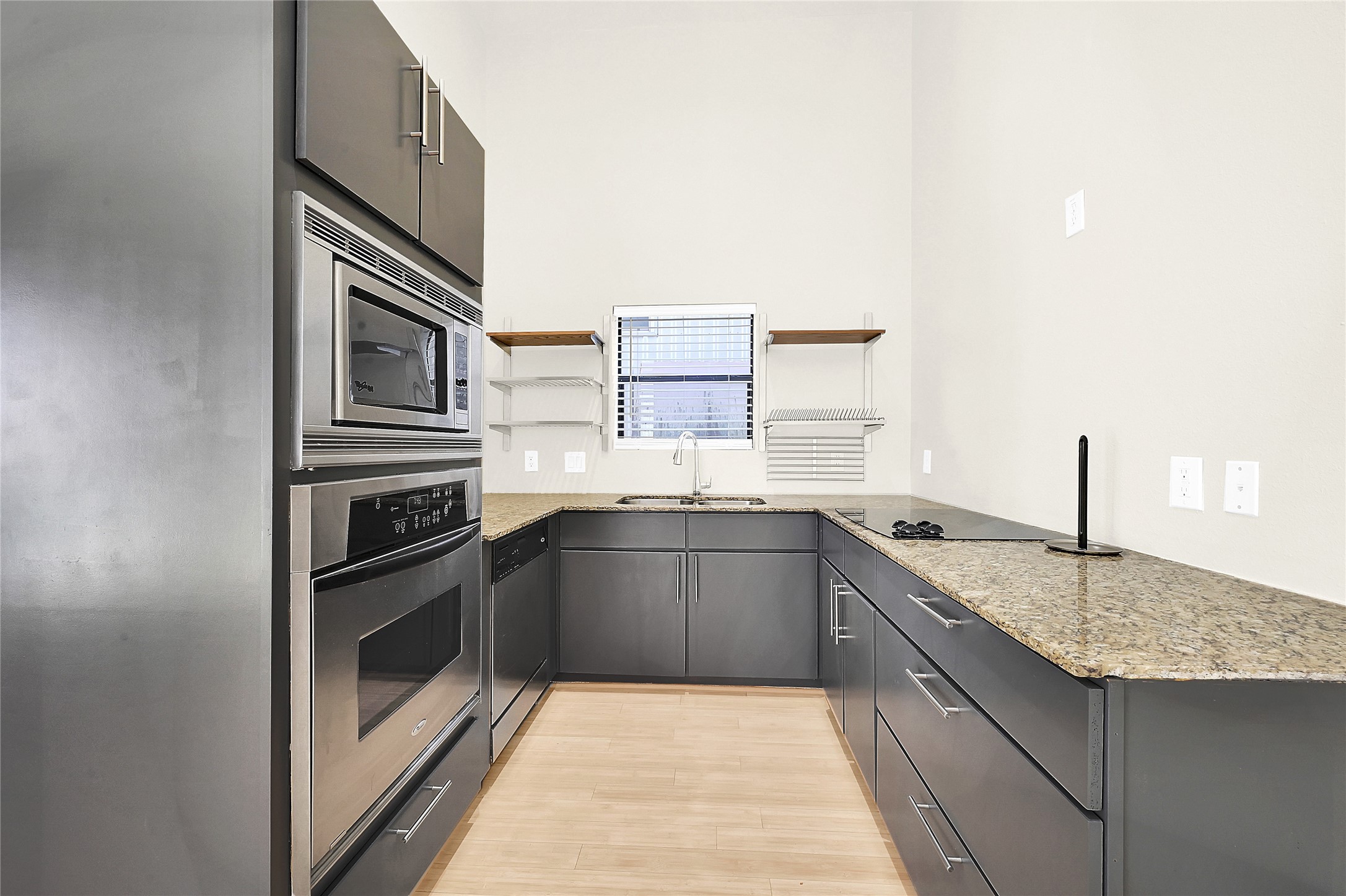 2419 Charleston Street Houston, TX 77021 - Photo 7 of 25